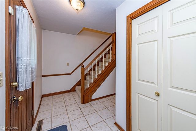 587 Red Rock Drive, Wadsworth, OH 44281