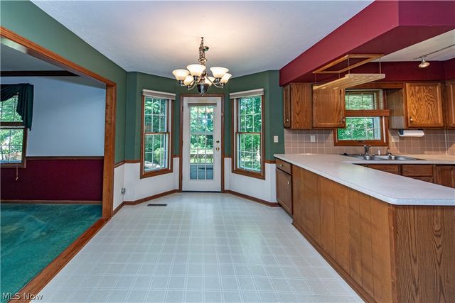 587 Red Rock Drive, Wadsworth, OH 44281