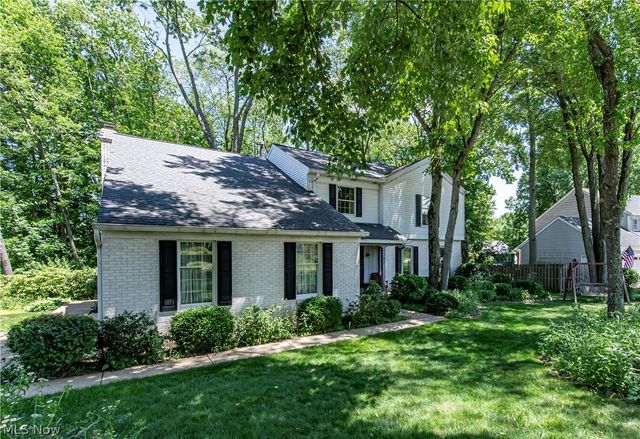 587 Red Rock Drive, Wadsworth, OH 44281