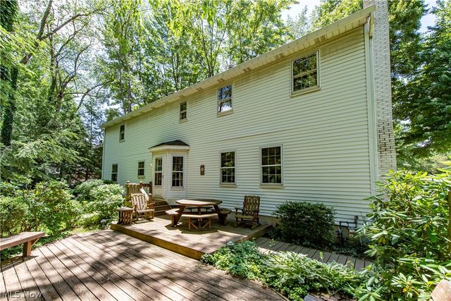 587 Red Rock Drive, Wadsworth, OH 44281
