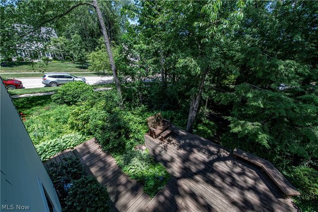 587 Red Rock Drive, Wadsworth, OH 44281
