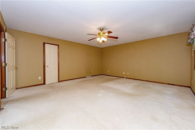 587 Red Rock Drive, Wadsworth, OH 44281