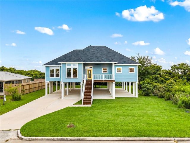 218 Debbie Lane, San Leon, TX 77539