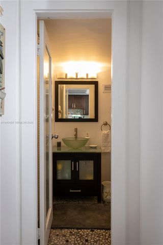 19201 Collins Avenue 720, Sunny Isles Beach, FL 33160