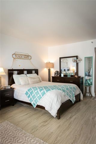 19201 Collins Avenue 720, Sunny Isles Beach, FL 33160