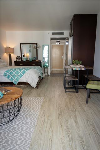 19201 Collins Avenue 720, Sunny Isles Beach, FL 33160