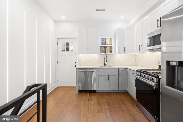 2322 N MUTTER ST, Philadelphia, PA 19133
