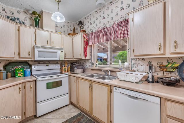 6097 S PINEHURST Drive, Chandler, AZ 85249