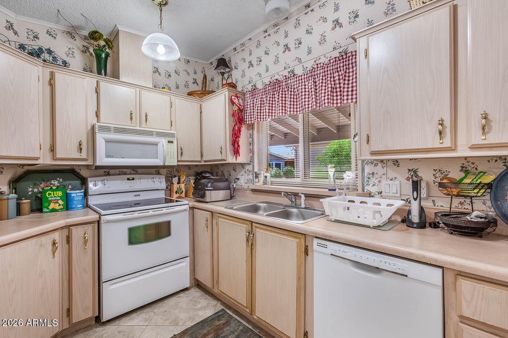 6097 S PINEHURST Drive, Chandler, AZ 85249 — photo 5