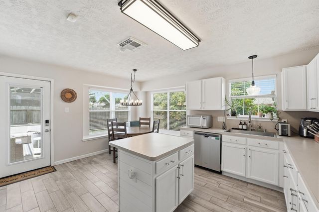 5515 Bear Trail Lane, Katy, TX 77449