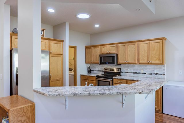 1427 Ravoux Lane, Chaska, MN 55318