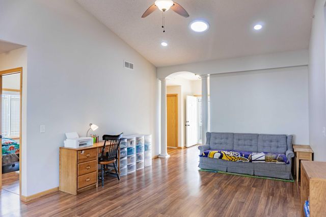 1427 Ravoux Lane, Chaska, MN 55318