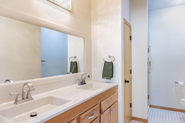 1427 Ravoux Lane, Chaska, MN 55318