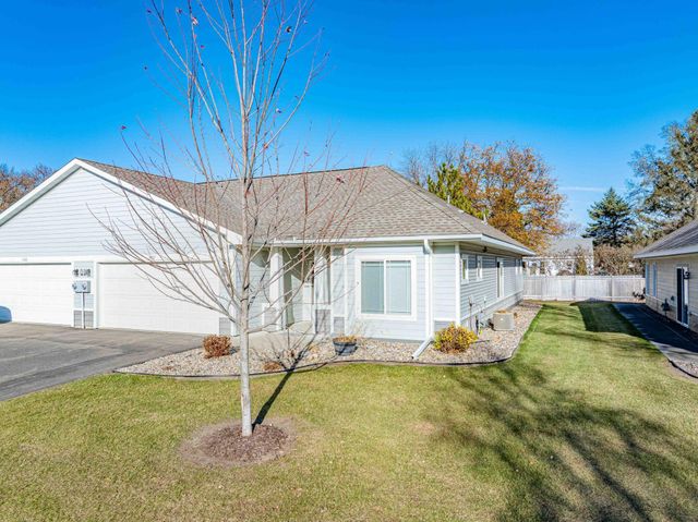 1427 Ravoux Lane, Chaska, MN 55318