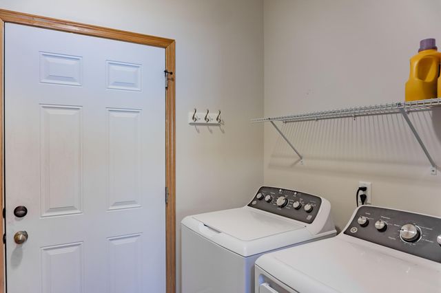 1427 Ravoux Lane, Chaska, MN 55318