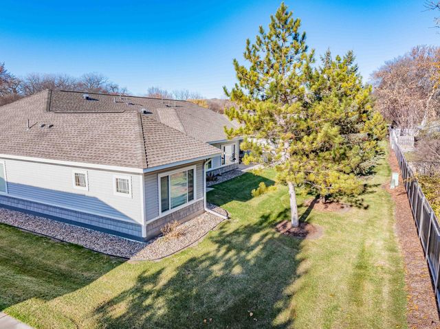 1427 Ravoux Lane, Chaska, MN 55318