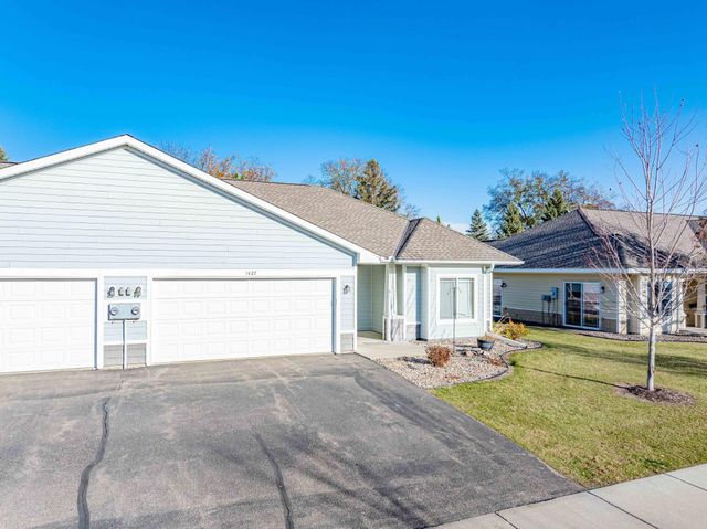1427 Ravoux Lane, Chaska, MN 55318