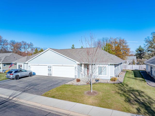 1427 Ravoux Lane, Chaska, MN 55318