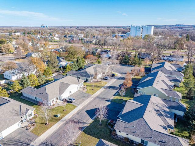 1427 Ravoux Lane, Chaska, MN 55318