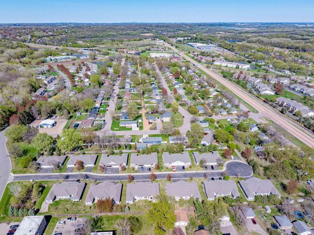 1427 Ravoux Lane, Chaska, MN 55318