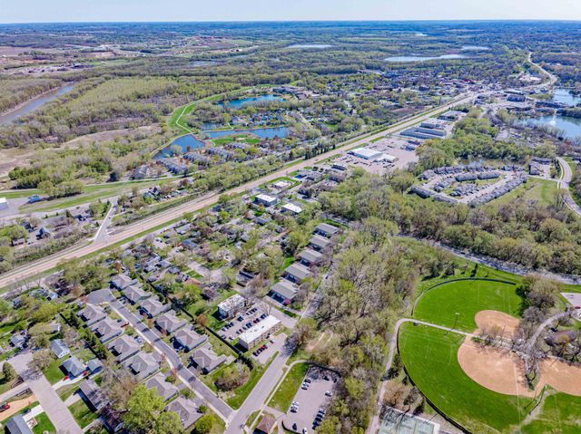 1427 Ravoux Lane, Chaska, MN 55318