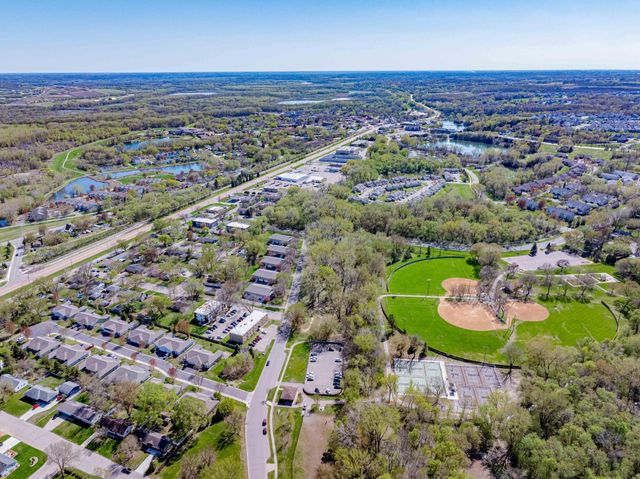 1427 Ravoux Lane, Chaska, MN 55318