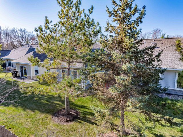1427 Ravoux Lane, Chaska, MN 55318