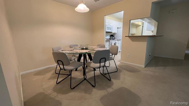 5346 Brookemonte Circle, Rochester, MI 48306