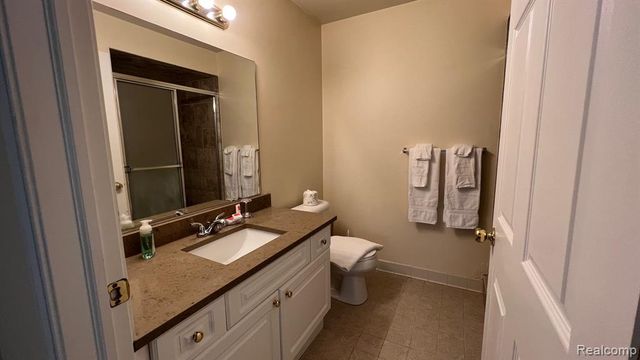 5346 Brookemonte Circle, Rochester, MI 48306