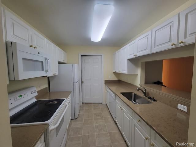 5346 Brookemonte Circle, Rochester, MI 48306