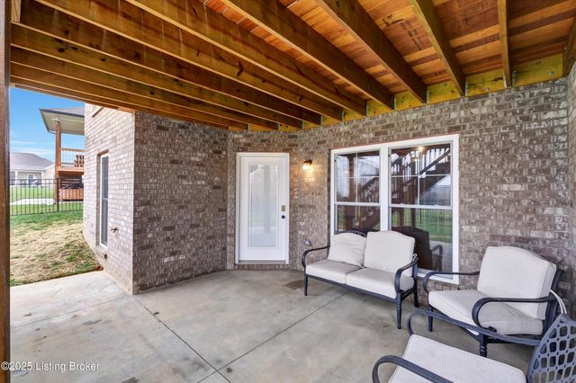 120 Burlington Ct, Mt Washington, KY 40047