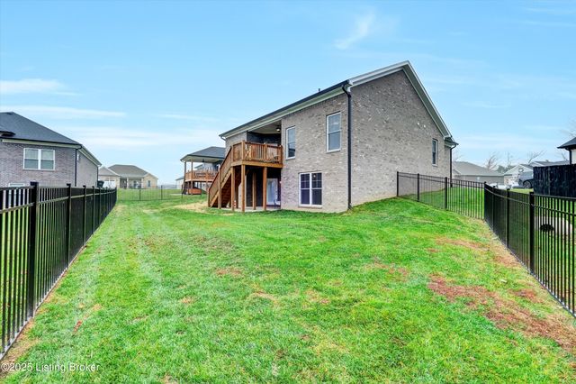 120 Burlington Ct, Mt Washington, KY 40047