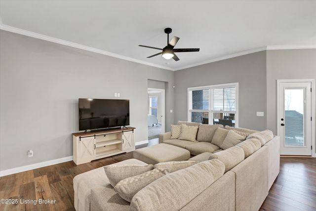 120 Burlington Ct, Mt Washington, KY 40047