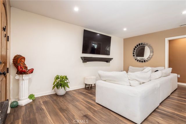 17525 Kingsbury Street, Granada Hills, CA 91344