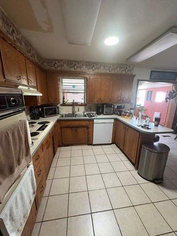 408 SW 63rd Place, Oklahoma City, OK 73139