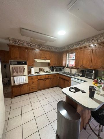 408 SW 63rd Place, Oklahoma City, OK 73139
