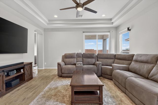 4225 Crowned Eagle Loop NE, Rio Rancho, NM 87144