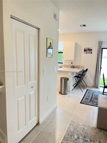 20610 NE 5th Pl 6104, Miami, FL 33179