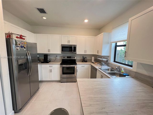 20610 NE 5th Pl 6104, Miami, FL 33179