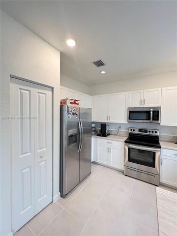 20610 NE 5th Pl 6104, Miami, FL 33179