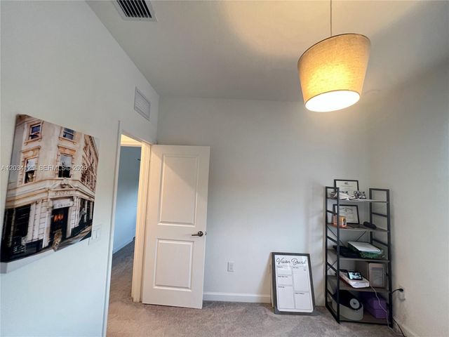 20610 NE 5th Pl 6104, Miami, FL 33179