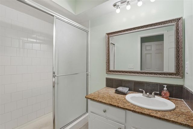 6728 N Meridian Avenue C, Oklahoma City, OK 73116