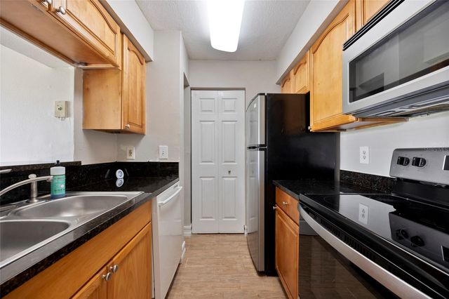 241 AFTON SQUARE 103, Altamonte Springs, FL 32714