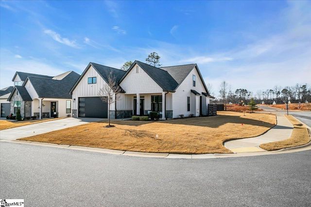 2 Winding Rock Road, Simpsonville, SC 29680