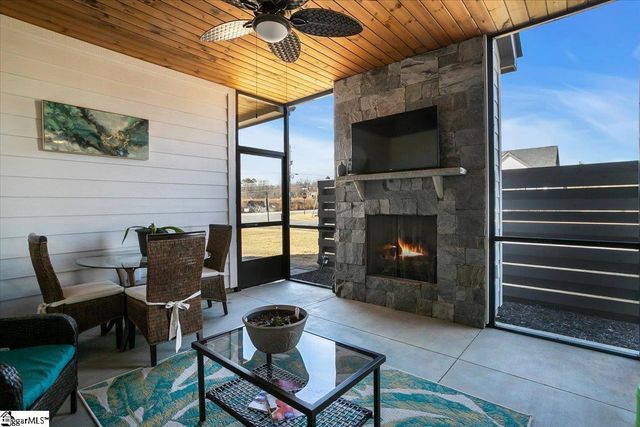 2 Winding Rock Road, Simpsonville, SC 29680