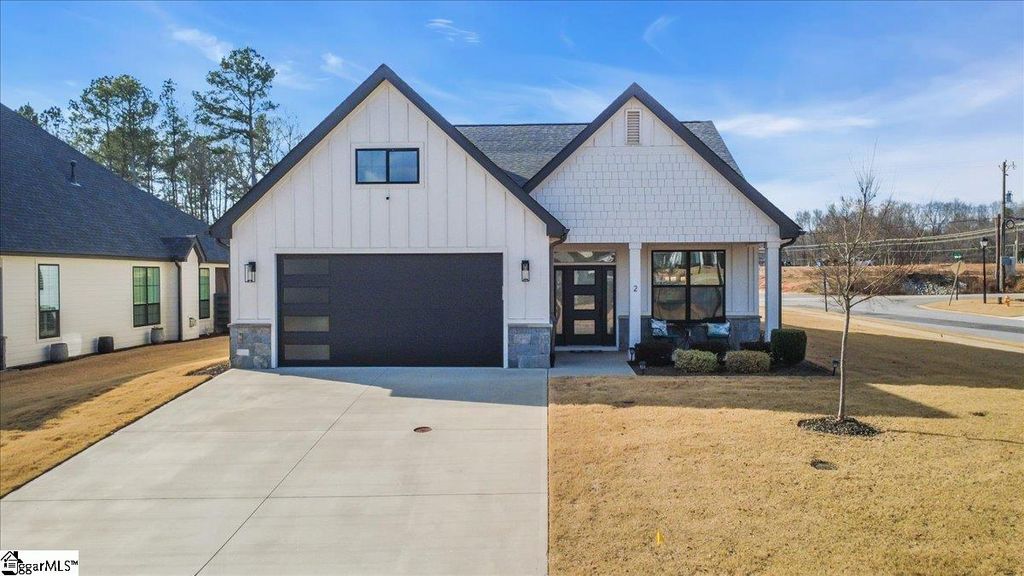 2 Winding Rock Road, Simpsonville, SC 29680