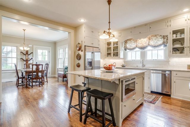 100 W Cypress Street, Cross Plains, TX 76443