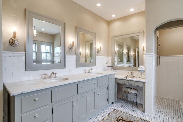 100 W Cypress Street, Cross Plains, TX 76443