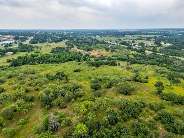 100 W Cypress Street, Cross Plains, TX 76443