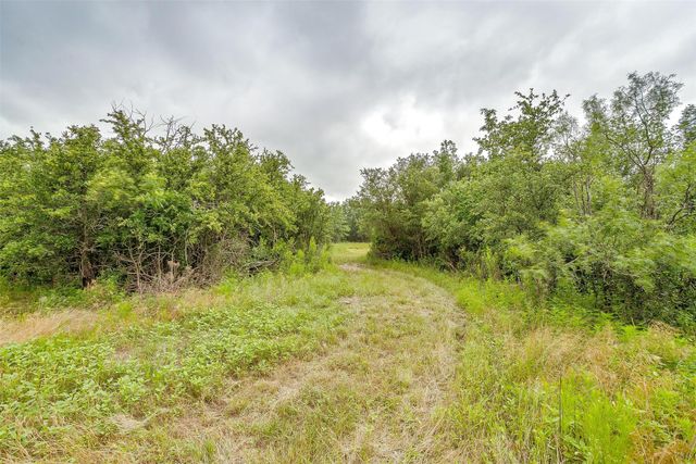 100 W Cypress Street, Cross Plains, TX 76443